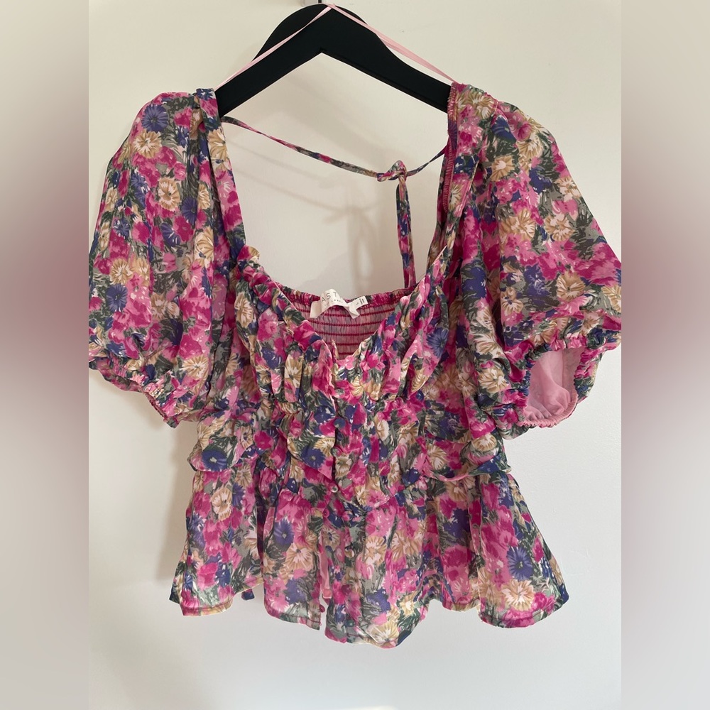 ASTR The Label Women's Pink and Purple Floral Blouse size LargeNWOT - Picture 1 of 10